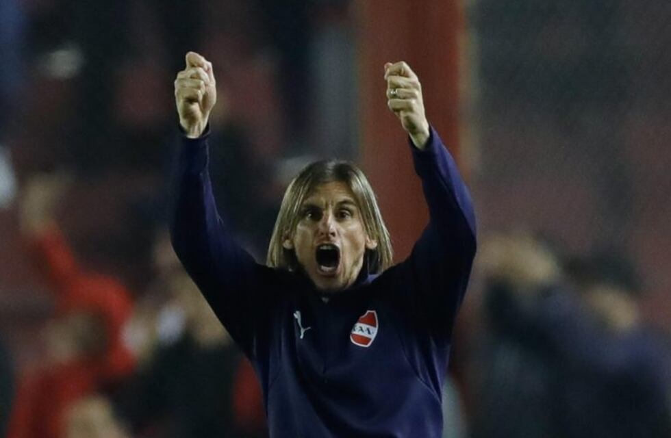 Sebastián Beccacece escuchó al hincha de Independiente y metió mano en el equipo