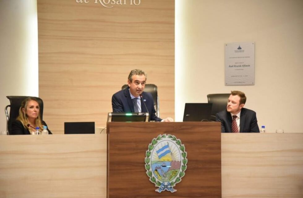 Javkin anunció ante concejales el alcohol cero, la unificación de las áreas de control y un nuevo código de convivencia