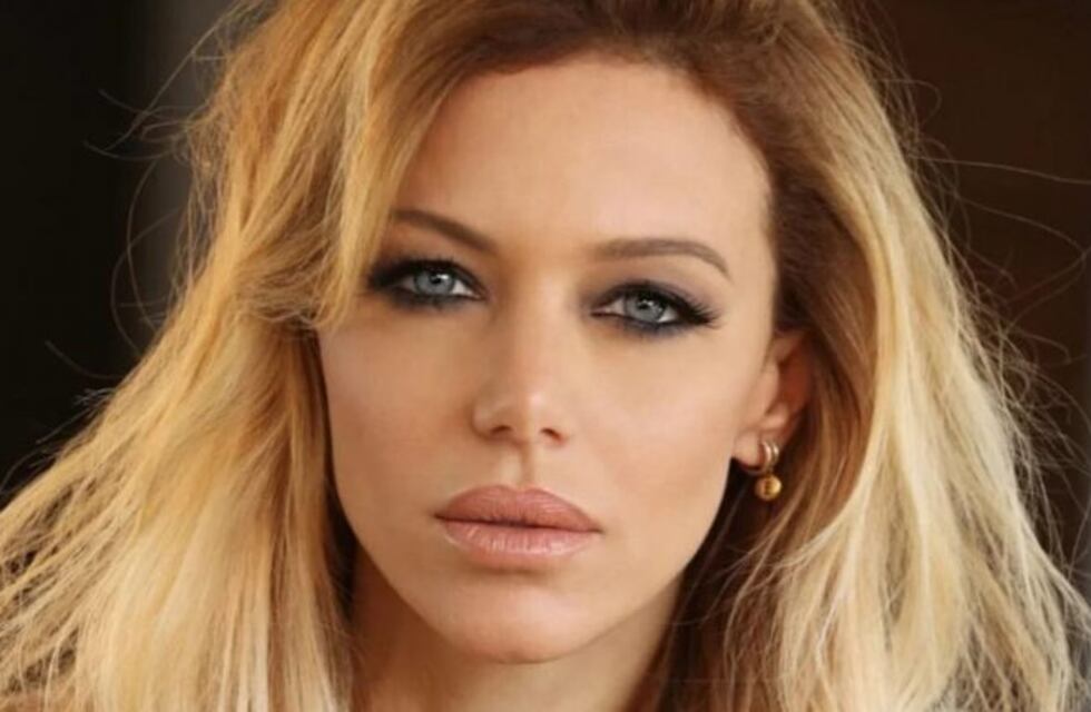 Evangelina Anderson se mostró sin corpiño en el verano europeo