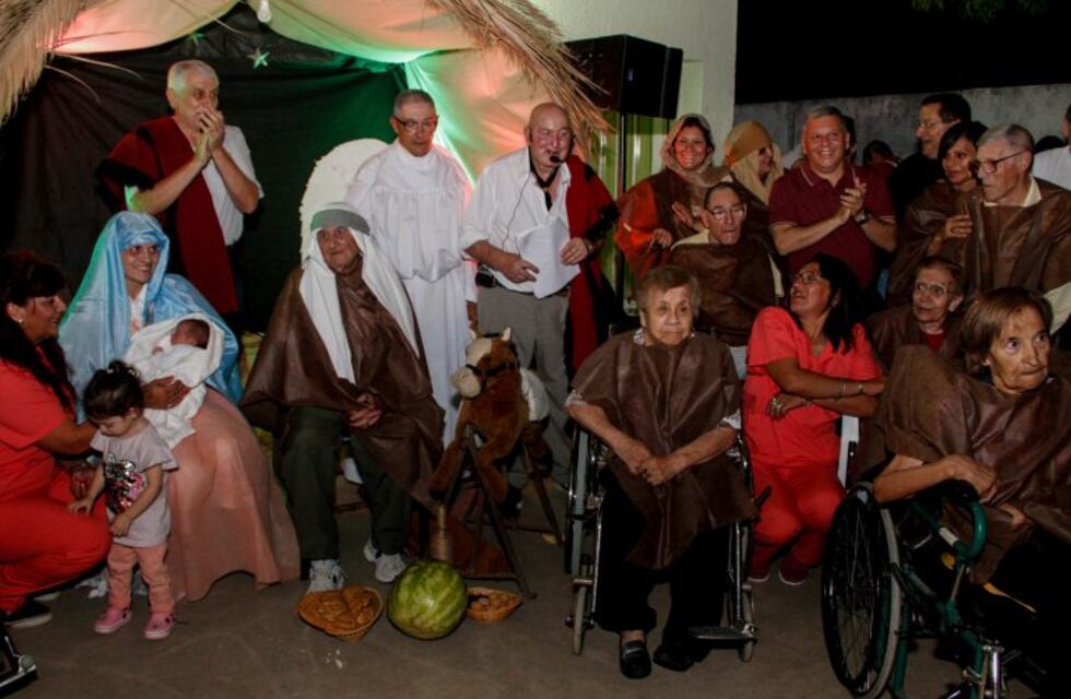 El Hogar de Ancianos de Arroyito realizó el Pesebre Viviente