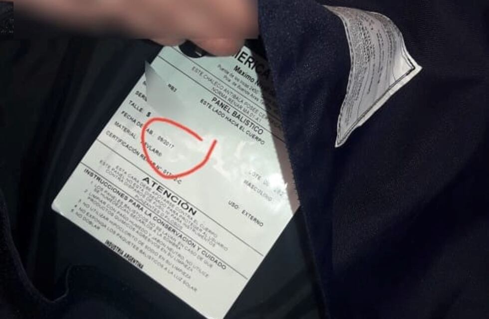 ¿Les entregaron Chalecos vencidos a la Policía de la Provincia de Buenos Aires?