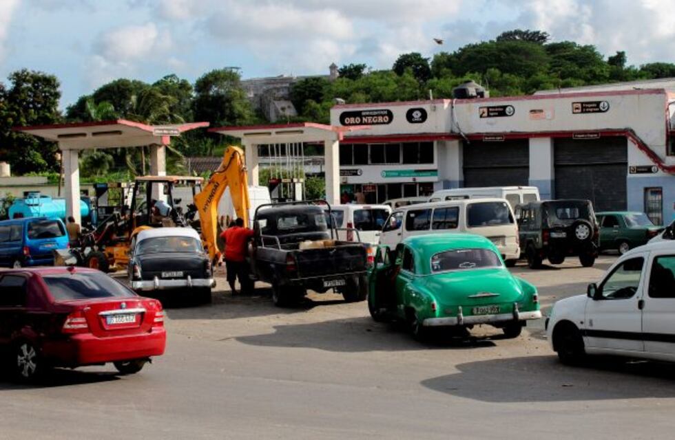 Cuba: el presidente Miguel Díaz-Canel pidió "austeridad" por la escasez de combustible
