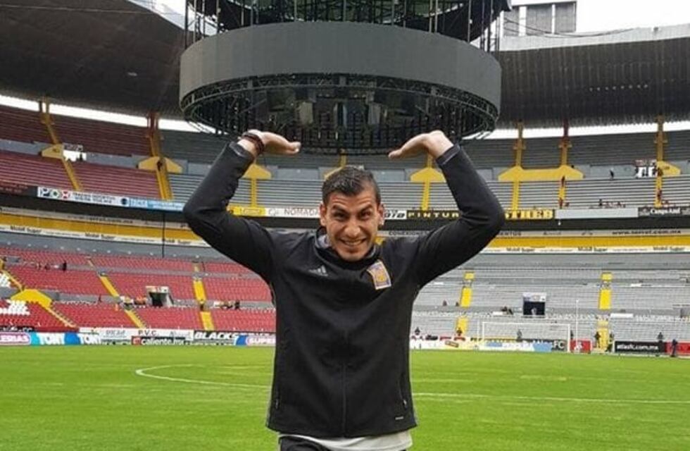 El Patón Guzmán se tomó con humor la insólita suspensión del partido de su equipo en México