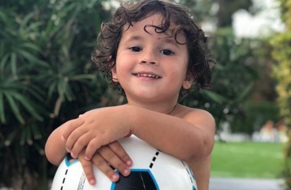 El tierno look navideño de Mateo Messi