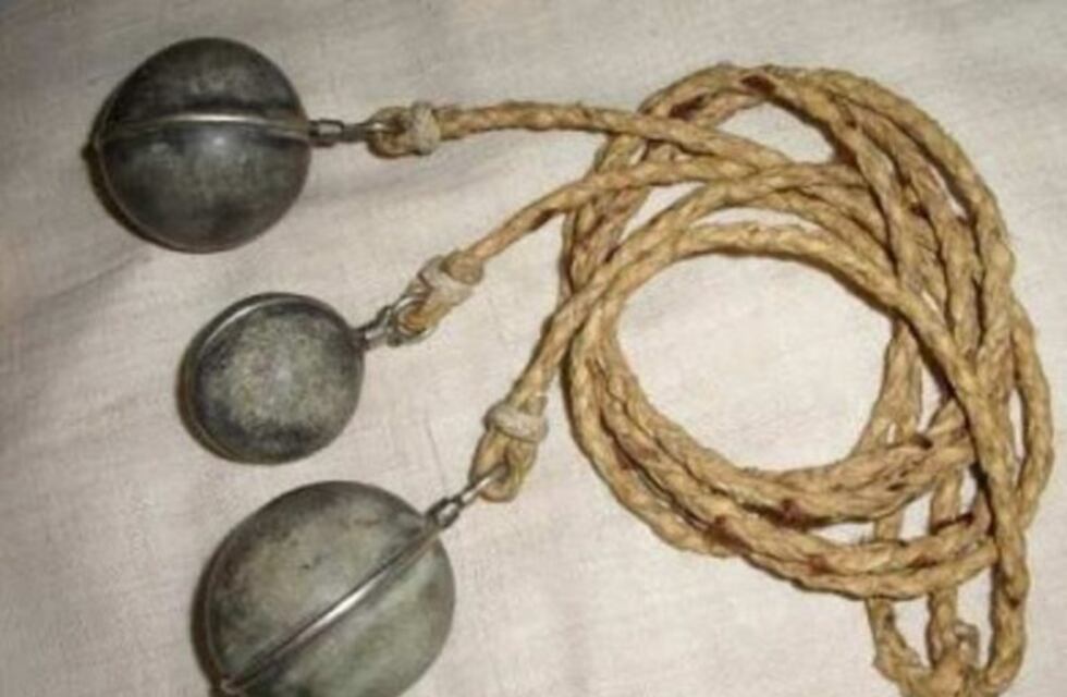 Un hombre asesinó a golpes a otro con unas boleadoras