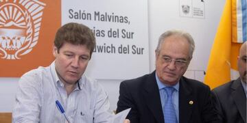 Firma de convenio con la UBA