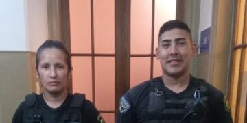 Agentes policiales revivieron a un bebé recién nacido (@JoseljuarezJOSE)