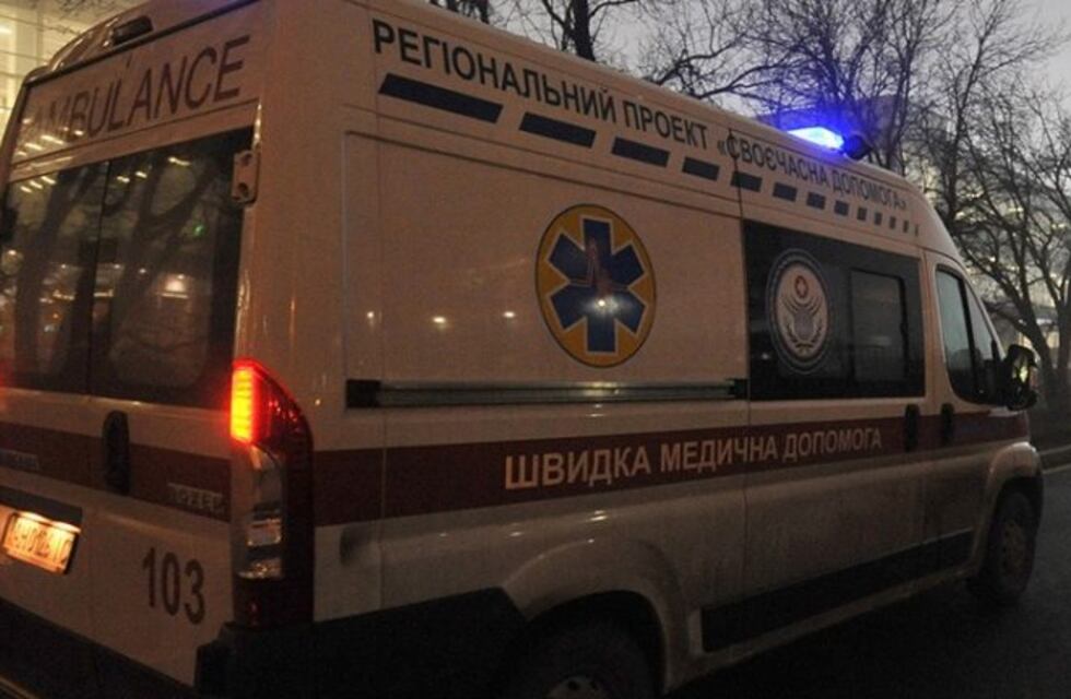 Un hombre se lanzó de un edificio para suicidarse y cayó sobre un niño