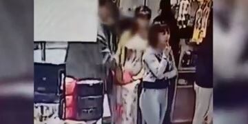 Imagen tomada por la cámara de seguridad del local\u002E