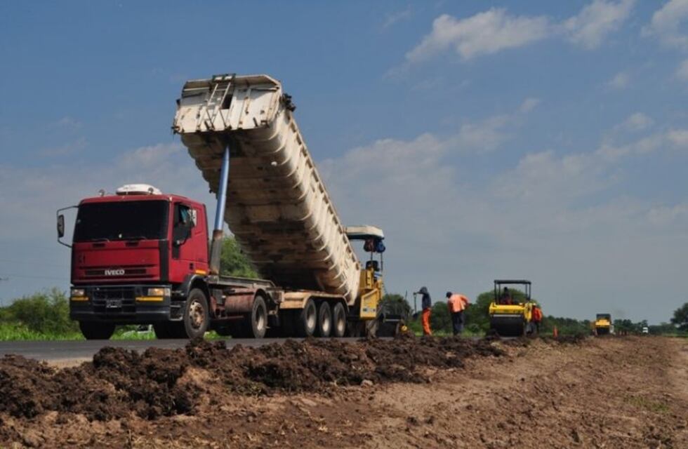 Firmaron un acuerdo para repavimentar 44 kilómetros de la Ruta 95
