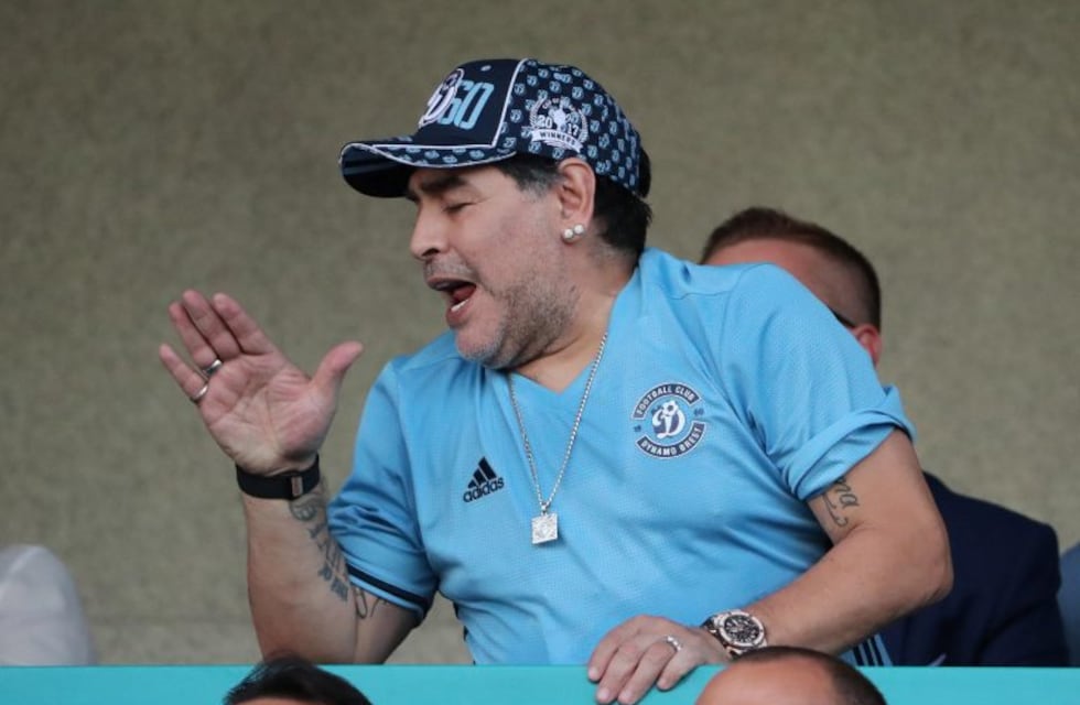 Maradona arremetió contra Carlitos Tevez: "Si es macrista, ya no es más el jugador del pueblo"