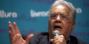 BOGT500- BOGOTÁ (COLOMBIA), 19/02/2016\u002E- Fotografía de archivo del 16 de septiembre de 2015, del expresidente de Brasil Fernando Henrique Cardoso durante el lanzamiento de su libro \