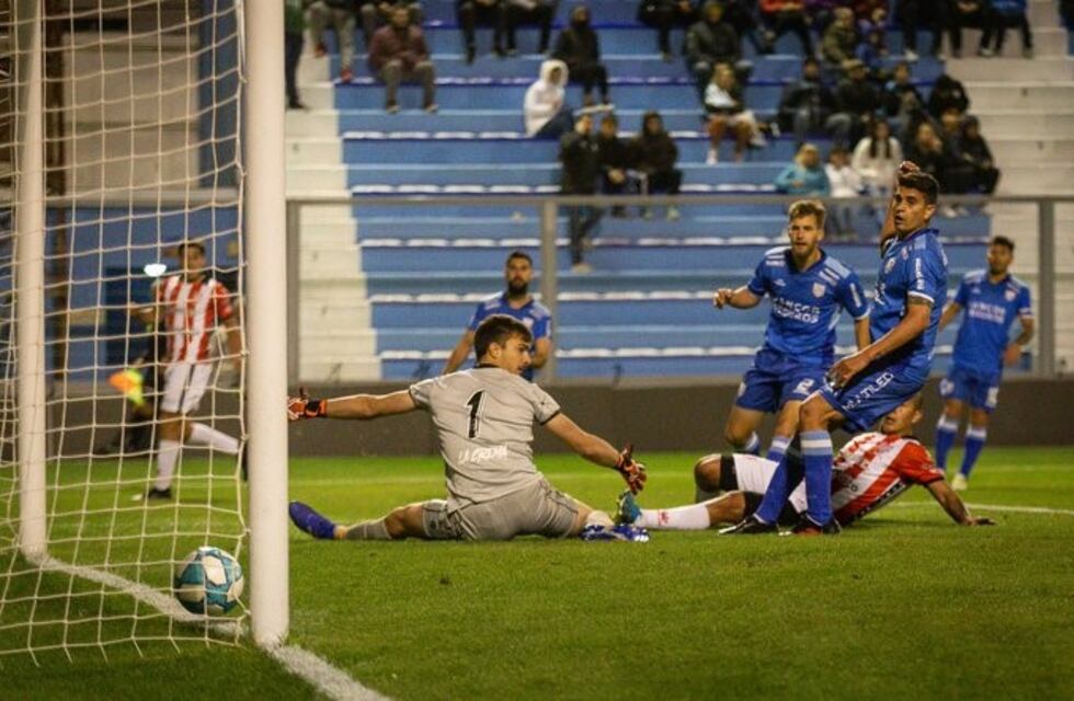 Estigarribia y la caída de Instituto: "El árbitro hizo todo para ellos ganen"