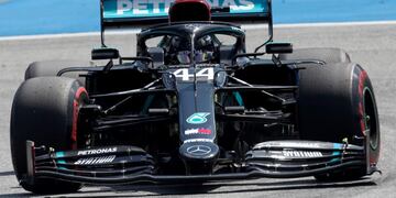 Mercedes driver Lewis Hamilton of Britain steers his car during the qualifying session at the Red Bull Ring racetrack in Spielberg, Austria, Saturday, July 4, 2020\u002E The Austrian Formula One Grand Prix will be held on Sunday\u002E (AP Photo/Darko Bandic)