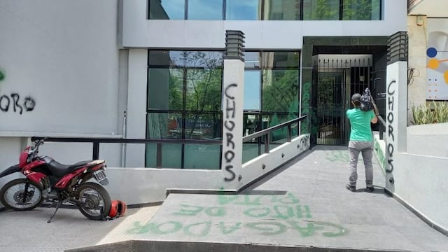 Marcha Suoem con pintadas y destrozos (Victoria Simes - Carolina Maldonado)