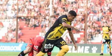 Un activo Damián Arce, de lo mejor de Instituto\u002E