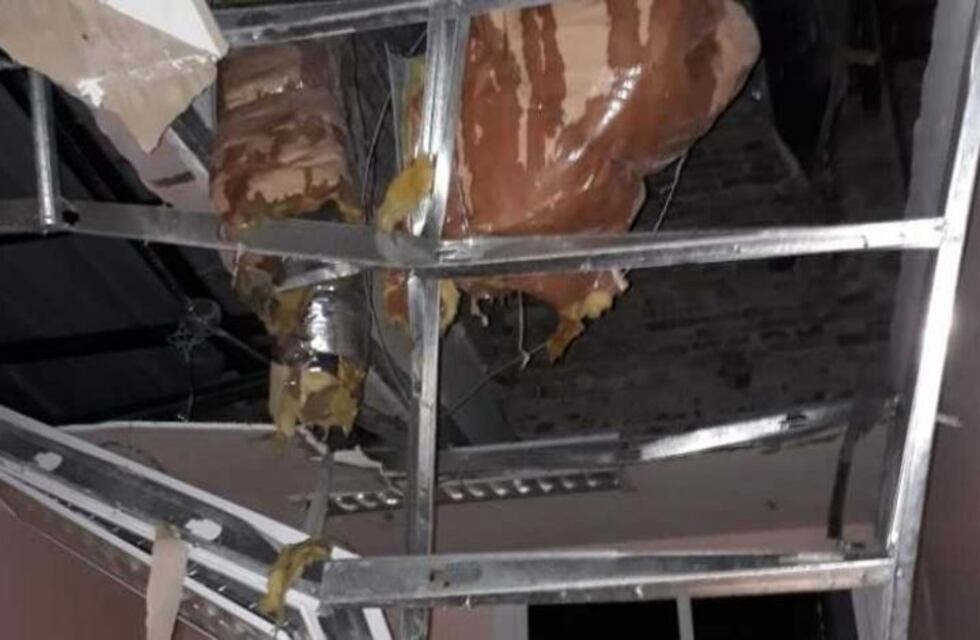 Cayeron dos tanques de agua y destruyeron parte del techo del hospital de Ramallo