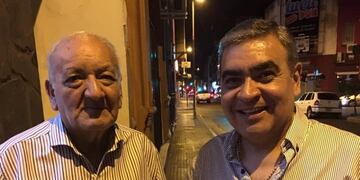 José Alfaro junto a su hijo Germán\u002E (Facebook / Beatriz Ávila)