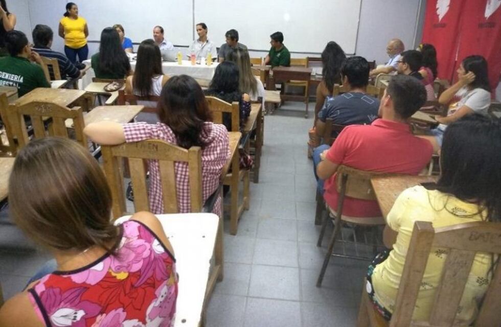 Estudiantes de la Facultad de Forestales visitan Facultad de Recursos Naturales en Formosa