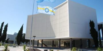 Un caso positivo de Covid-19 en la Legislatura chubutense