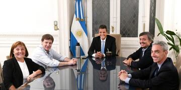 Reunión de Melella , Masa y Máximo Kirchner