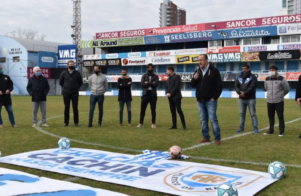 Emotiva despedida de Atlético de Rafaela a Oscar "Cachín" Blanco