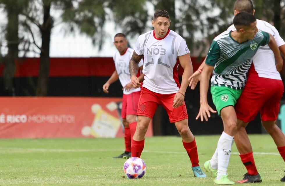 Newell’s descarta a Armando Méndez para jugar con Vélez por una fractura
