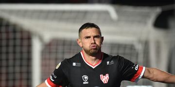 Instituto se puso en ventaja ante Racing por su goleador, Maravilla Martínez (Javier Ferreyra).