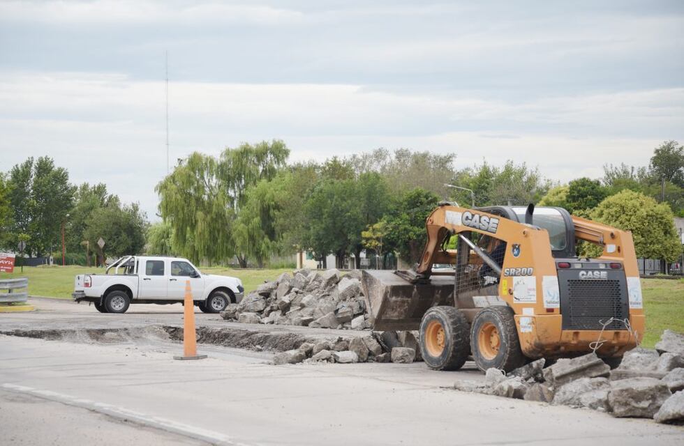 Se realizan trabajos en la carpeta asfáltica de Av. Fulvio Pagani