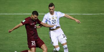 Los futbolistas de la Selección Argentina que juegan en la Premier League son investigados por Brasil.