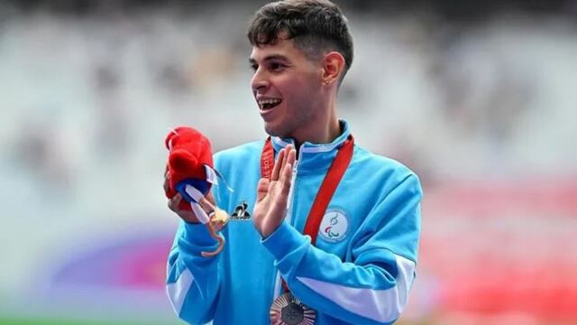 Sexta medalla para Argentina en los Juegos Paralímpicos de París 2024: Alexis Chávez ganó la medalla de bronce en atletismo.