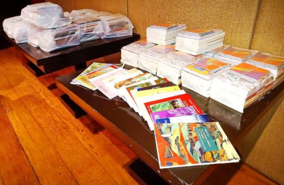 Puerto Iguazú: se realizaron entregas de kits de libros de autores misioneros a hoteles