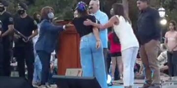 Tenso cruce entre Vanesa Carrasco y el Obispo de Rafaela, Luis Fernández