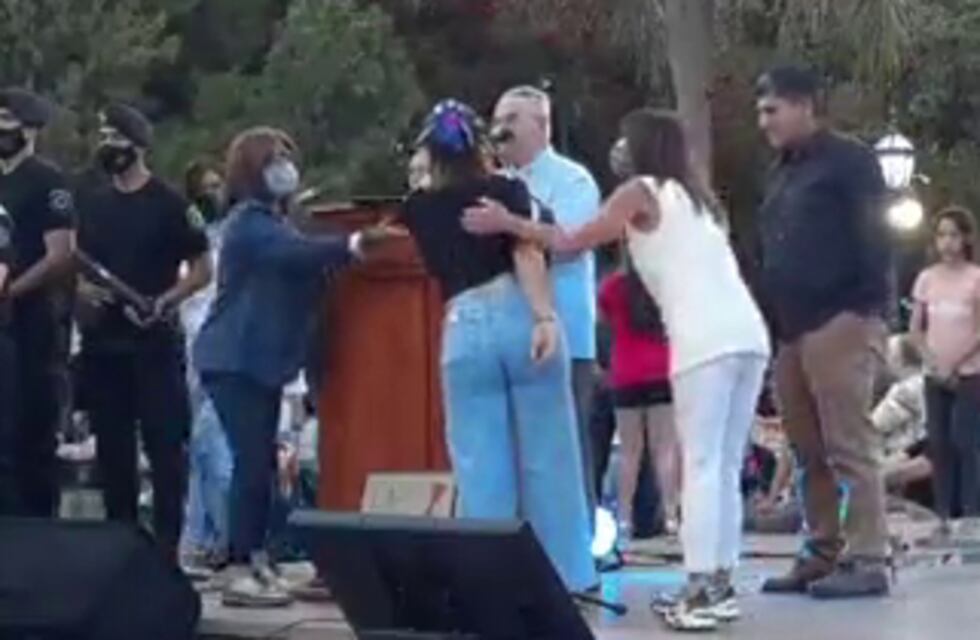 Abuso sexual en el San José: tenso momento entre el obispo y la madre de la víctima