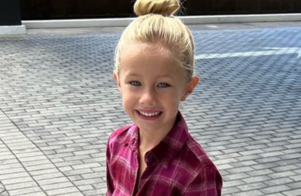 El polémico look de Matilda Salazar que dio de qué hablar: mini vestido y un mega maquillaje