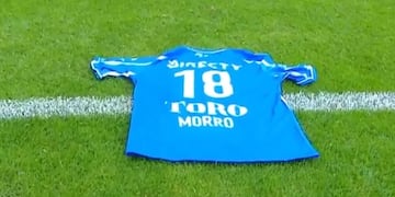 El plantel de Godoy Cruz homenajeó al Morro García, previo al partido ante Aldosivi.