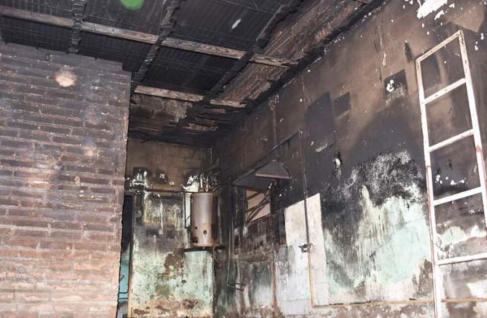 Un incendio quemó una casa en Santa Rosa y la familia perdió casi todo