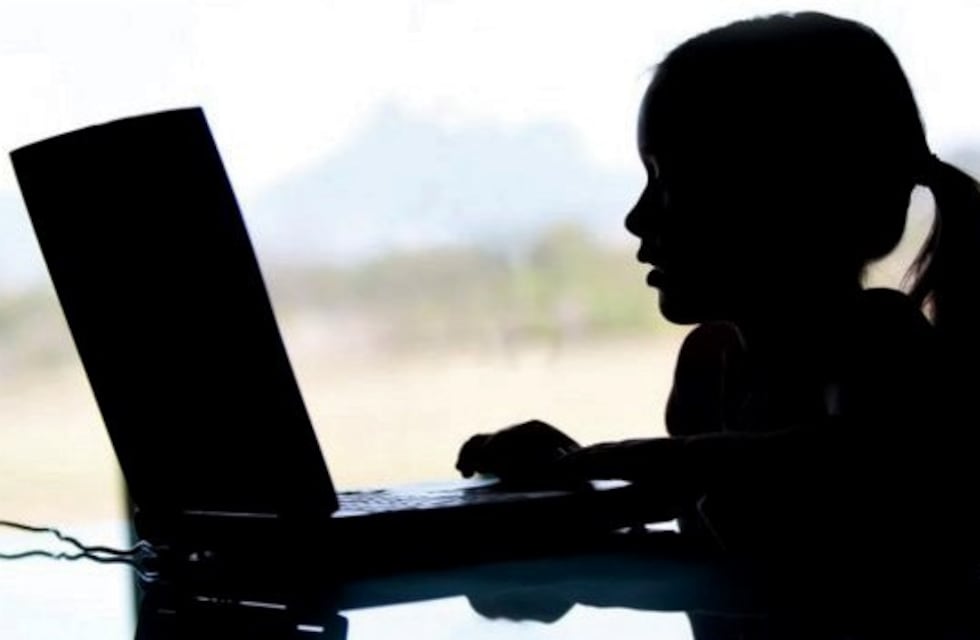 Grooming: el intendente Nardini firmó un convenio para trabajar en la prevención