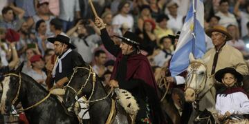 El Chaqueño Palavecino a caballo, en Jesús María\u002E