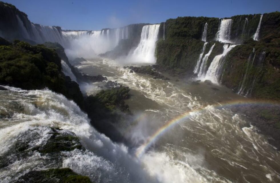 Bolsonaro quiere privatizar Cataratas y otros Parques Nacionales