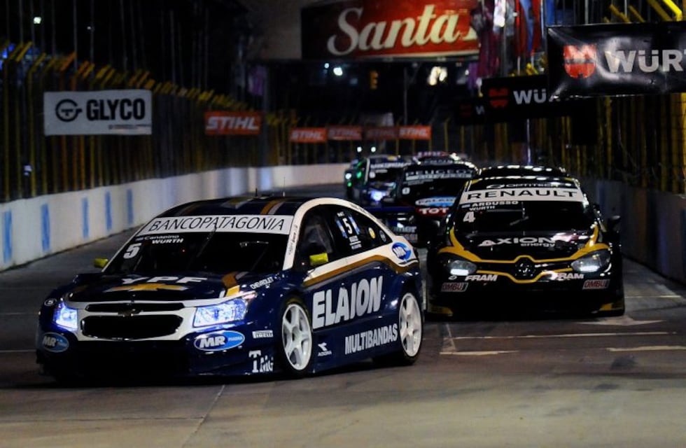 Carlos Paz se promociona en el Súper TC 2000