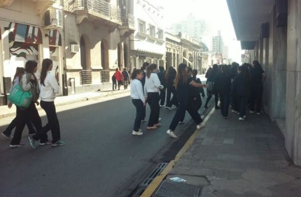Arresto domiciliario para una joven de 16 años por su presunta autoría en una amenaza de bomba