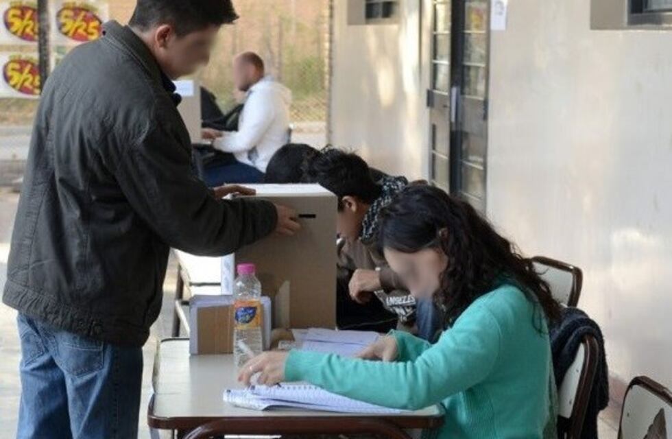 No le pagan a los extranjeros que fueron presidentes de mesa en las PASO
