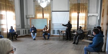 Reunión por inseguridad en estaciones de servicio