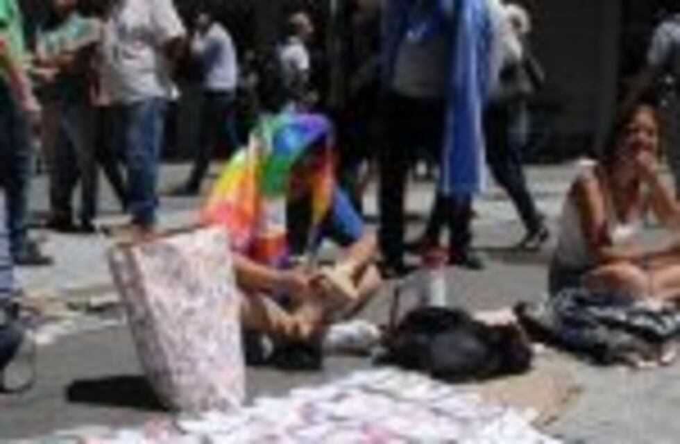 Los manteros protestan en la calle Florida a cinco años del desalojo