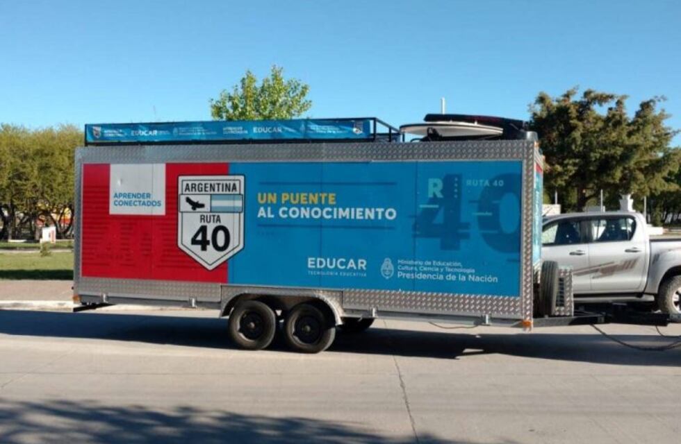 Un laboratorio móvil de alfabetización digital llegó a Río Mayo