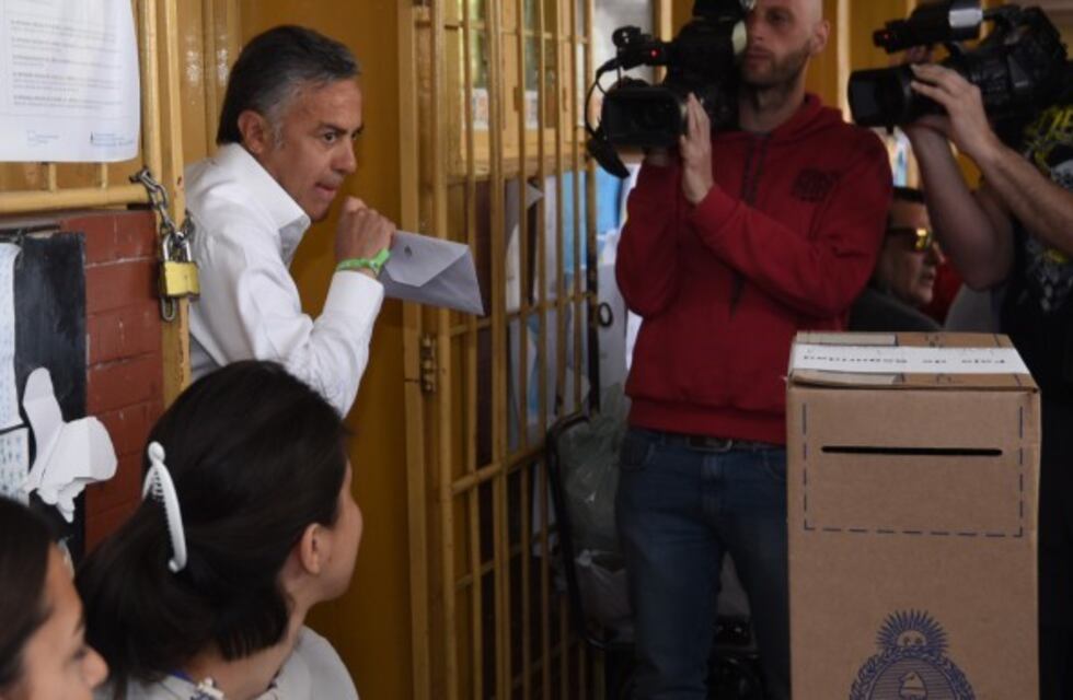 El Gobernador de Mendoza fue a votar y habló del Caso Maldonado