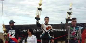 El tucumano Hernán Valceda se consagró campeón en el Campeonato de Motocross del Noroest (Foto: Infoaguilares)\u002E