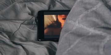 Las argentinas figuran entre las mujeres que más videos para adultos miran en internet