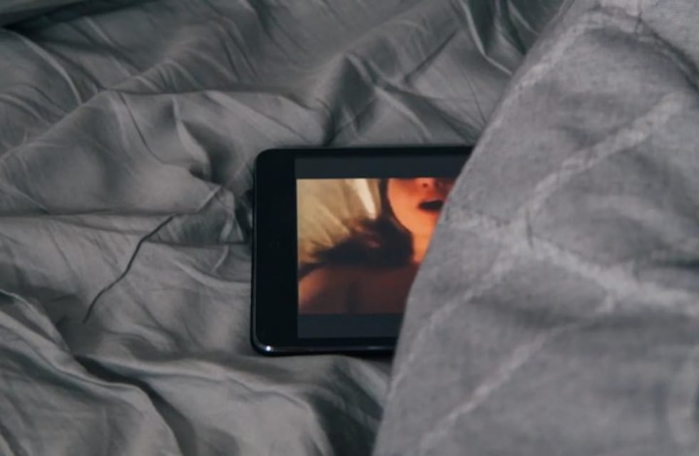 Las argentinas figuran entre las mujeres que más videos para adultos miran en internet